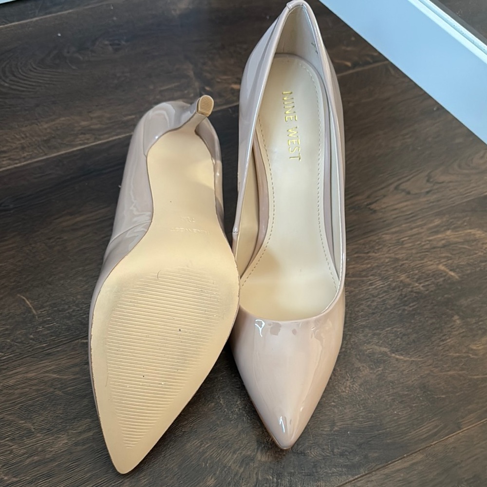 Nine West Women's Nude Pumps - Picture 2 of 3